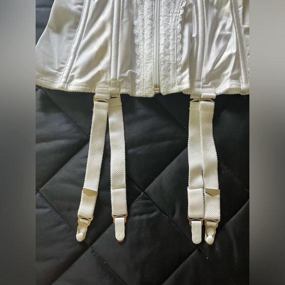 Vintage Lady Marlene Corset 32B NWT - Picture 4 of 10